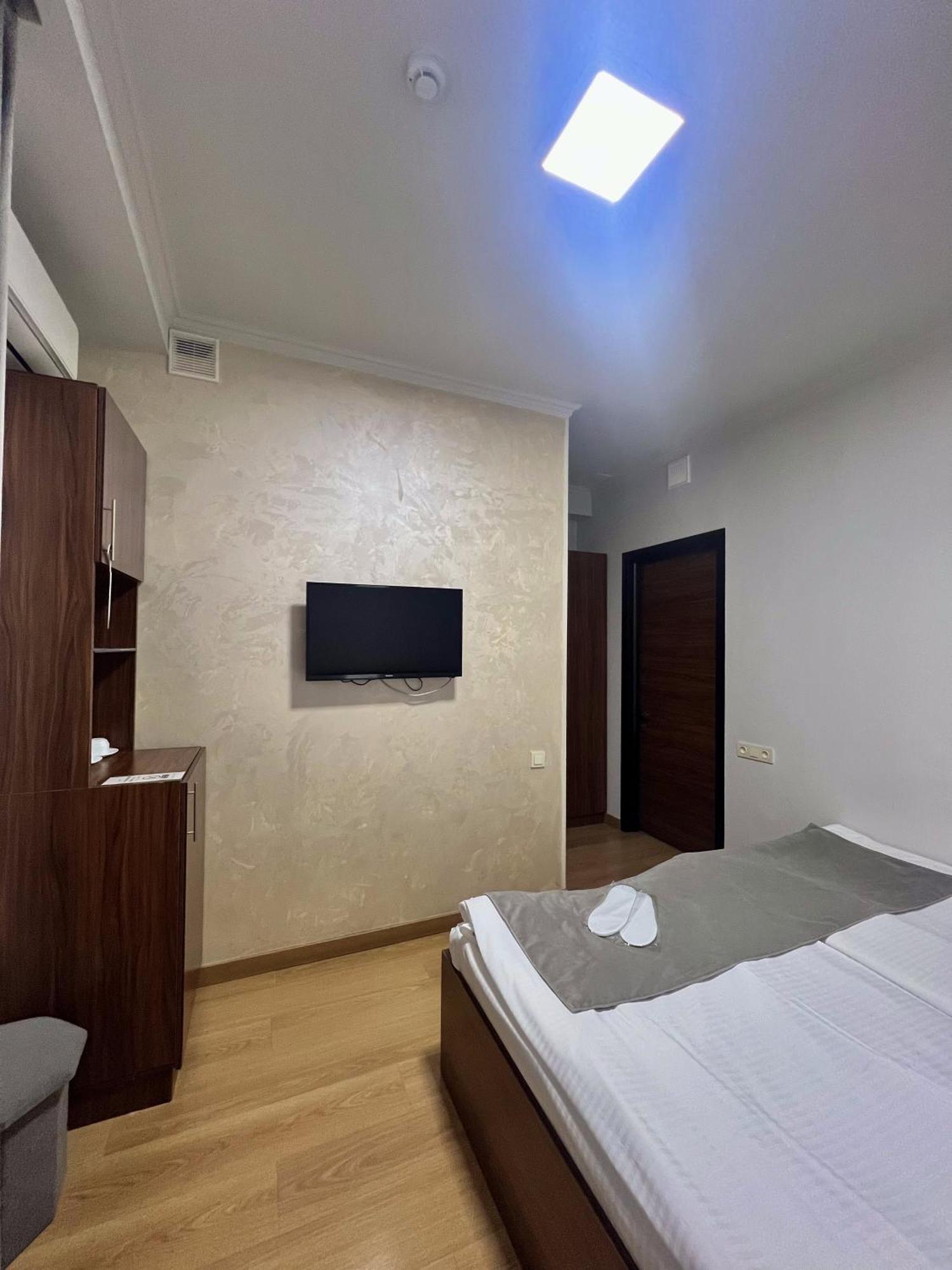 Mashtots Hotel Erevan Exterior foto