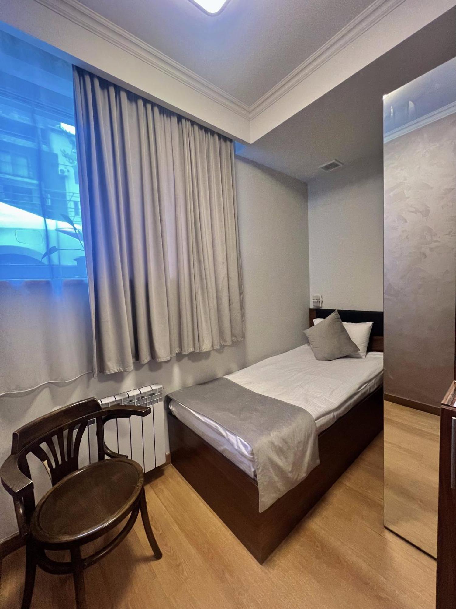 Mashtots Hotel Erevan Exterior foto